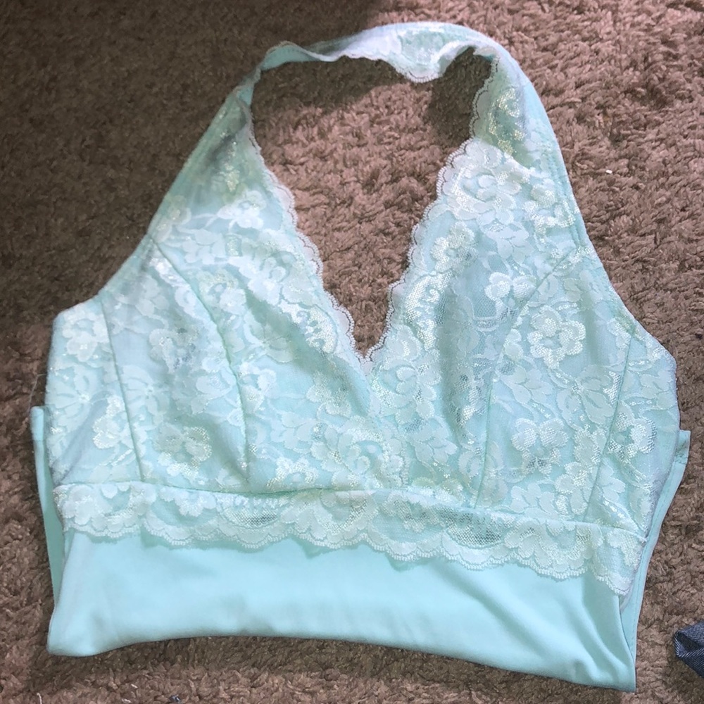 Braletteish halter top (but it’s longer)